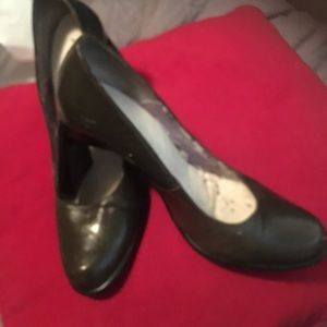 Green heels black flat heel